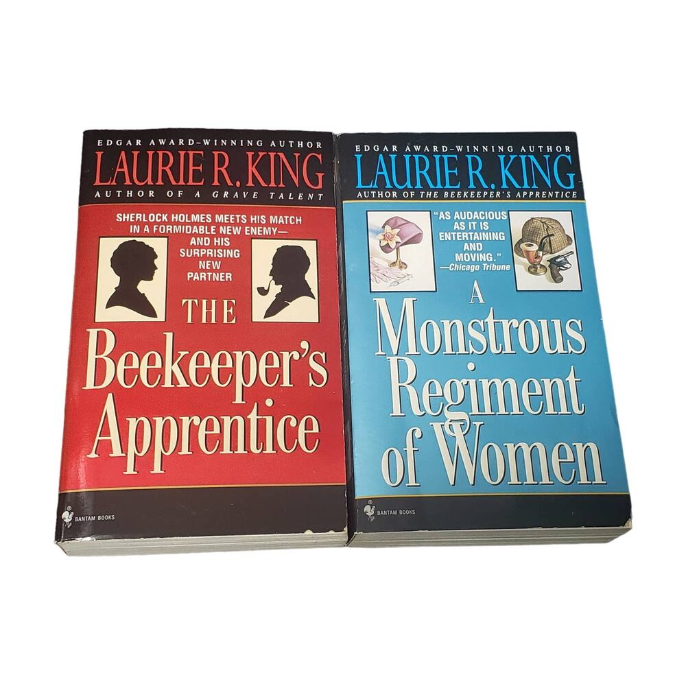 Laurie R King The Beekeeper's Apprentice & A Mostrous Regiment of Women Book Set
